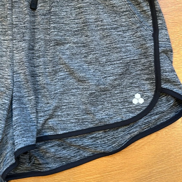 Set of 2 Workout Shorts - Picture 6 of 11